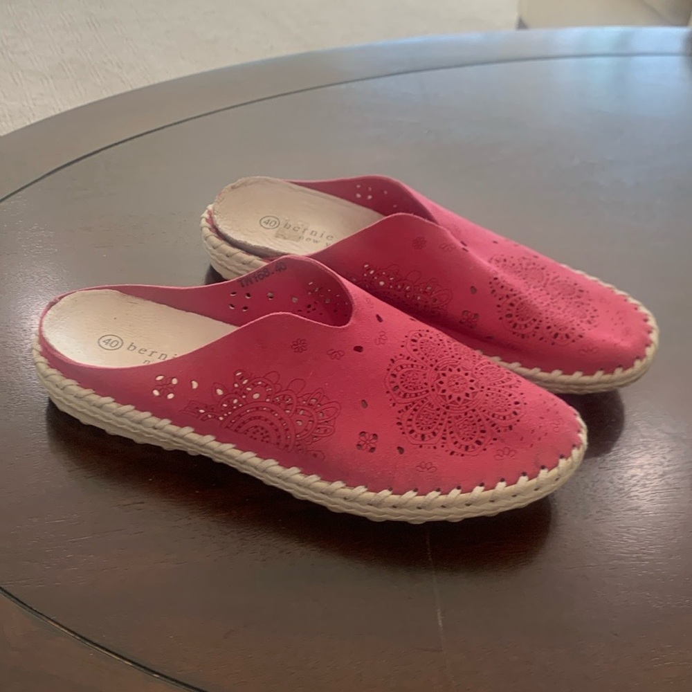Bernie Mev Women's Red Slip-On Shoes